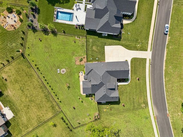 1035 Robert Lee Dr, Gallatin, TN 37066