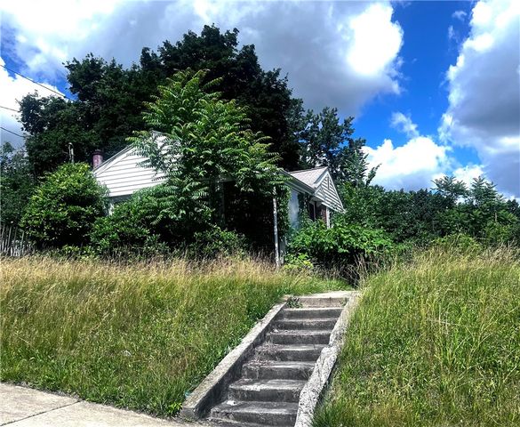 1316 Nokomis St, Sheraden, PA 15204