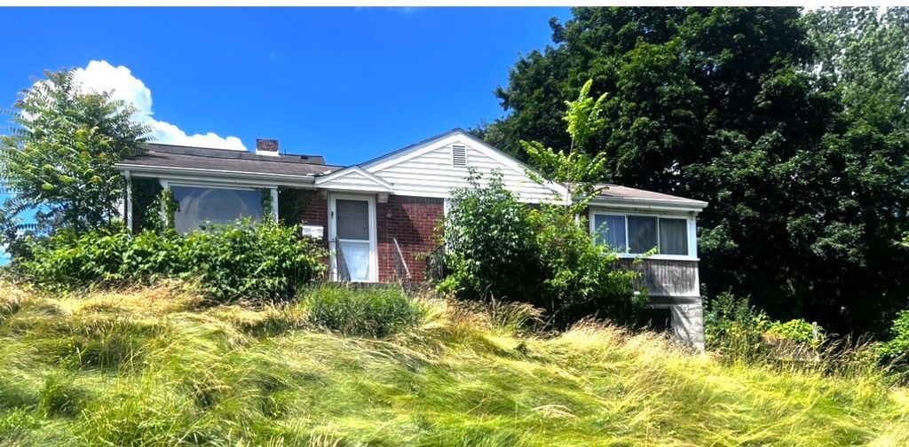 1316 Nokomis St, Sheraden, PA 15204