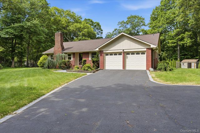 42 Cliff Road, Port Jefferson, NY 11777