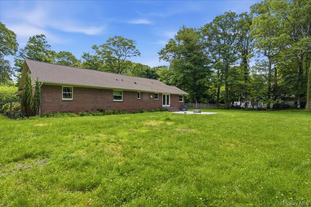42 Cliff Road, Port Jefferson, NY 11777