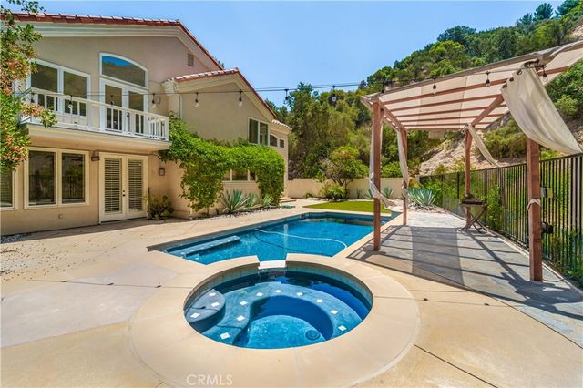 24961 Alicante, Calabasas, CA 91302