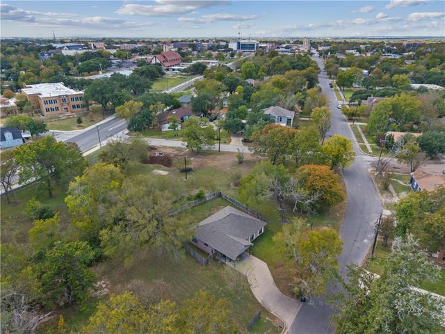 1003 East 24th Street, Bryan, TX 77803