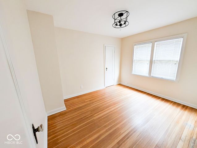 5260 E 9th Street, Indianapolis, IN 46219