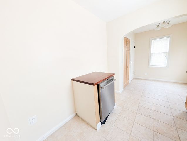 5260 E 9th Street, Indianapolis, IN 46219