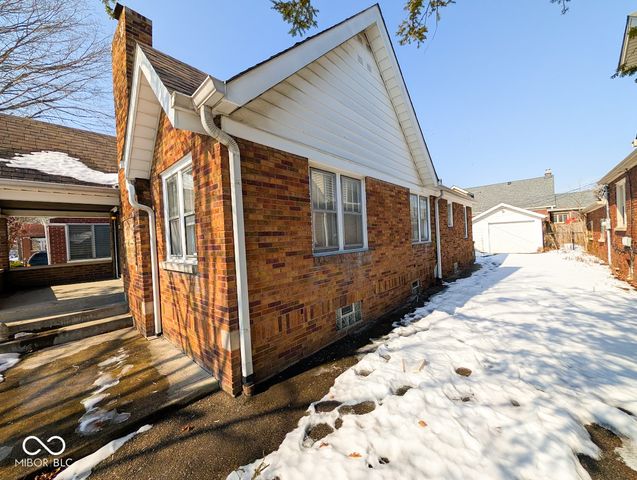 5260 E 9th Street, Indianapolis, IN 46219