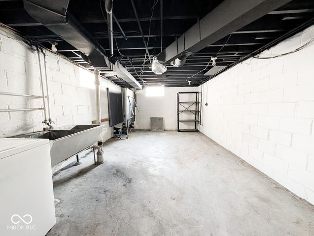 5260 E 9th Street, Indianapolis, IN 46219