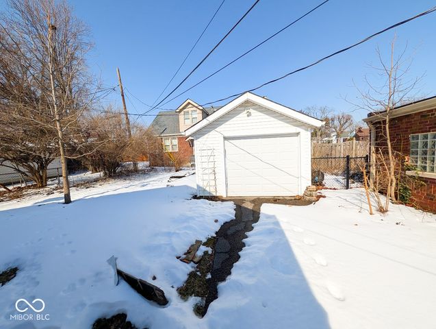 5260 E 9th Street, Indianapolis, IN 46219