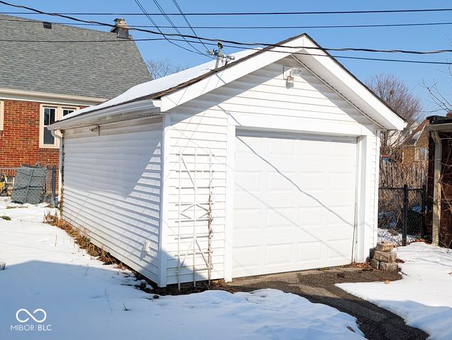 5260 E 9th Street, Indianapolis, IN 46219