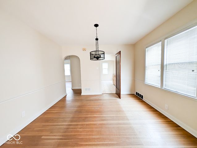 5260 E 9th Street, Indianapolis, IN 46219