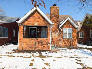 5260 E 9th Street, Indianapolis, IN 46219