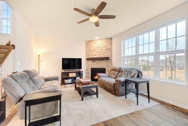 555 Spur ROAD, Slinger, WI 53086