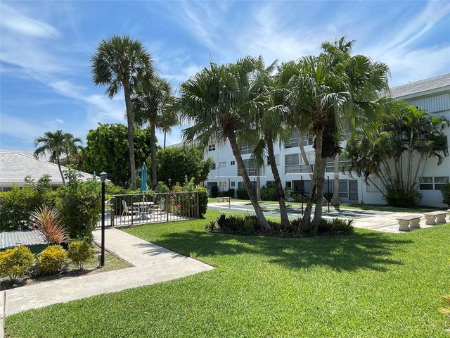 2050 NE 39th St N312, Lighthouse Point, FL 33064