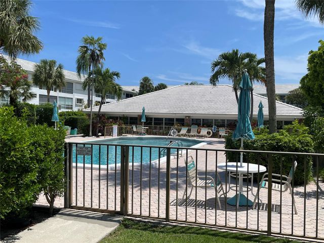 2050 NE 39th St N312, Lighthouse Point, FL 33064
