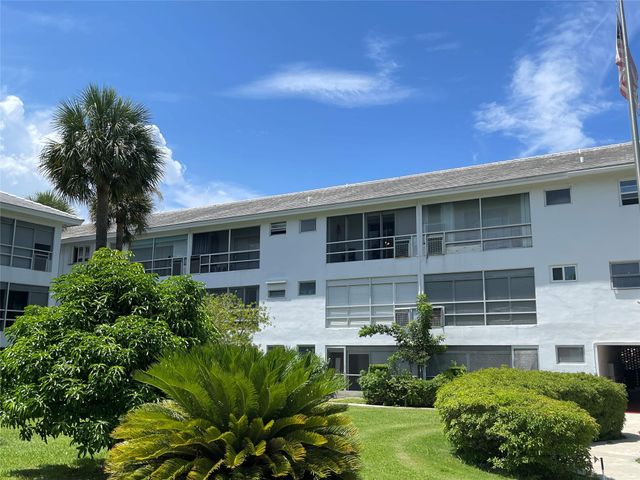 2050 NE 39th St N312, Lighthouse Point, FL 33064