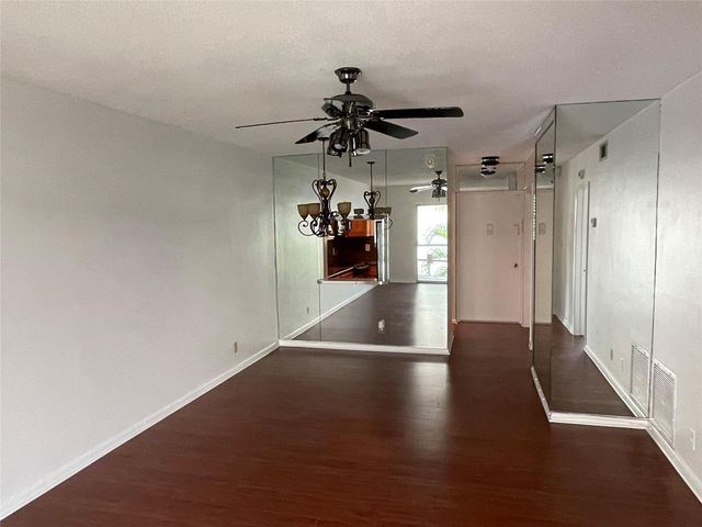2050 NE 39th St N312, Lighthouse Point, FL 33064