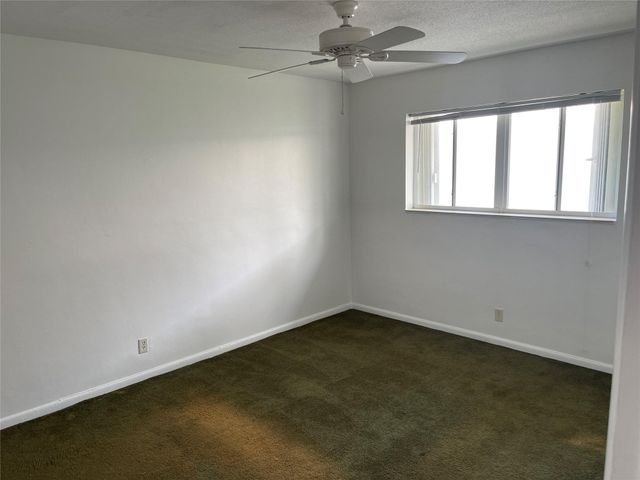 2050 NE 39th St N312, Lighthouse Point, FL 33064