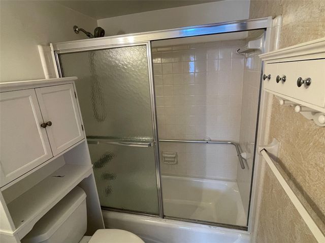 2050 NE 39th St N312, Lighthouse Point, FL 33064
