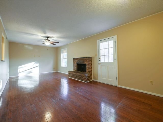 2113 Fleur De Lis Court, Arlington, TX 76012