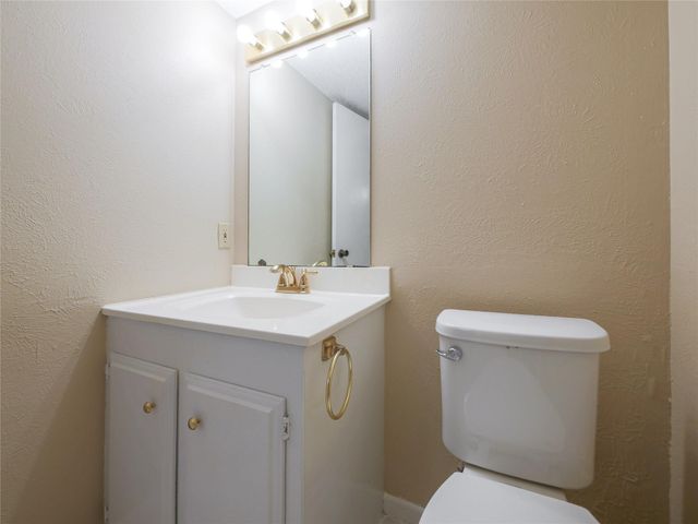 2113 Fleur De Lis Court, Arlington, TX 76012