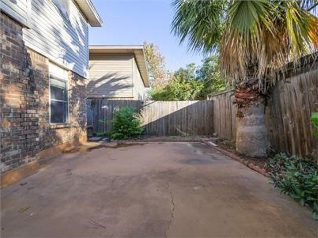 2113 Fleur De Lis Court, Arlington, TX 76012