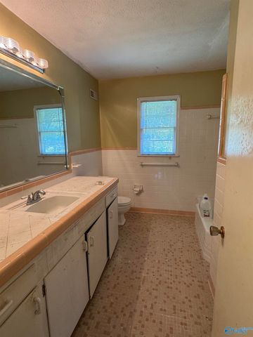 705 Church Road, Gadsden, AL 35904