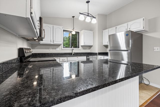 1346 Cope Avenue E, Maplewood, MN 55109