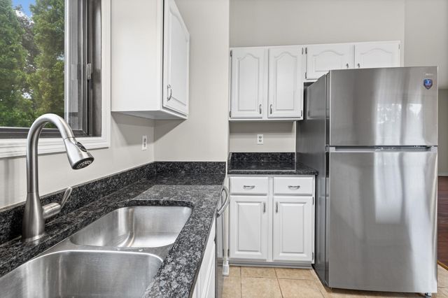 1346 Cope Avenue E, Maplewood, MN 55109