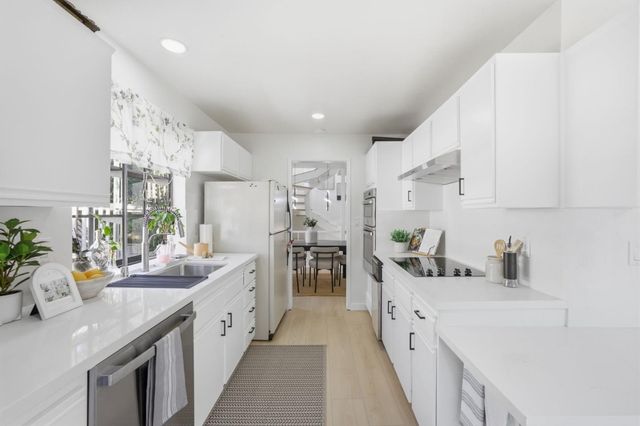 2411 Carlmont Drive 110, Belmont, CA 94002