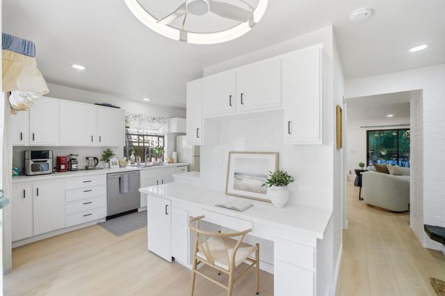 2411 Carlmont Drive 110, Belmont, CA 94002