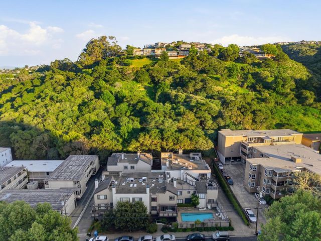 2411 Carlmont Drive 110, Belmont, CA 94002