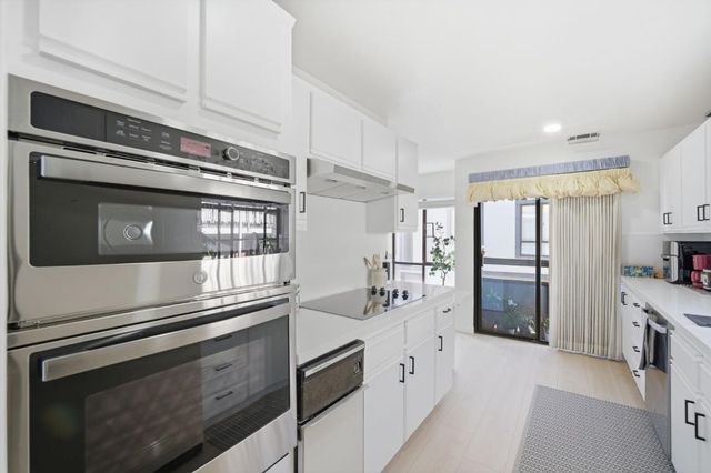 2411 Carlmont Drive 110, Belmont, CA 94002