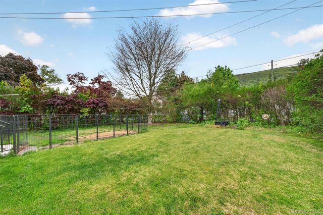10 Hazen Street, Greenwood Lake, NY 10925