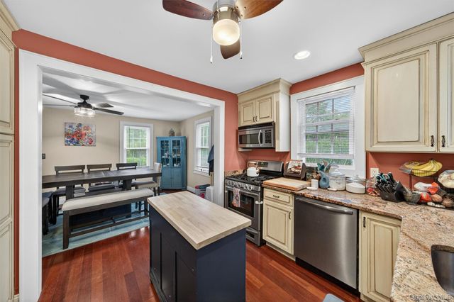 10 Hazen Street, Greenwood Lake, NY 10925