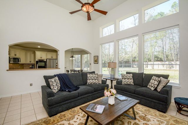 14 Guinevere Place, Conroe, TX 77384