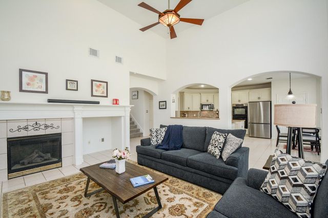 14 Guinevere Place, Conroe, TX 77384