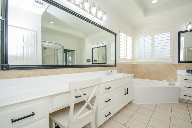 14 Guinevere Place, Conroe, TX 77384