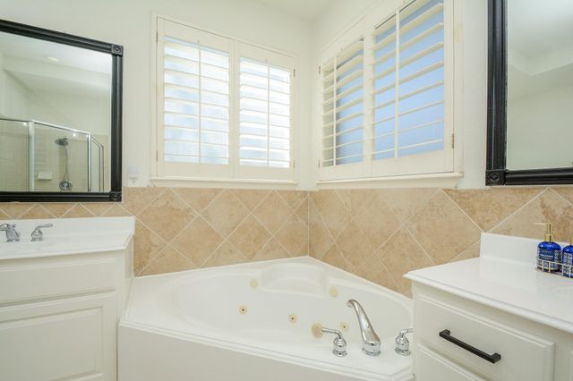 14 Guinevere Place, Conroe, TX 77384