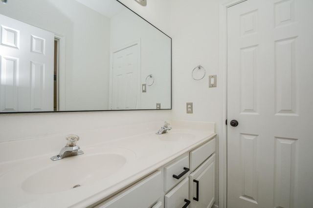 14 Guinevere Place, Conroe, TX 77384