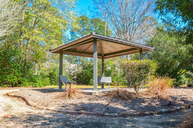 14 Guinevere Place, Conroe, TX 77384