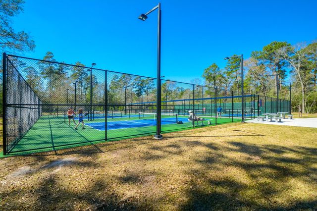 14 Guinevere Place, Conroe, TX 77384