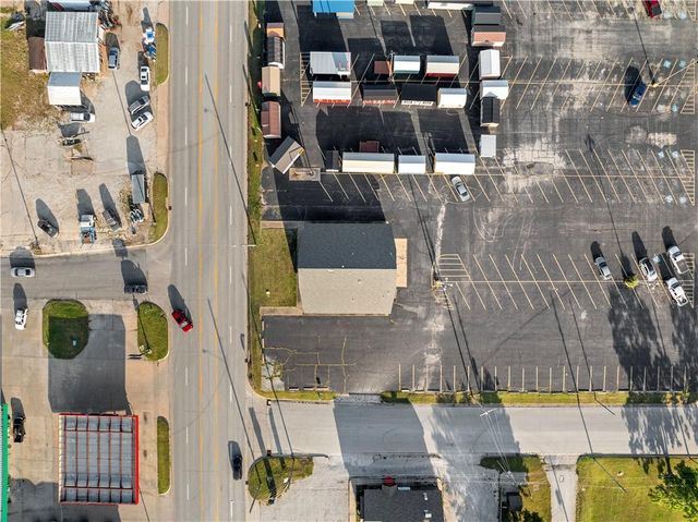 1419 W Austin Boulevard, Nevada, MO 64772