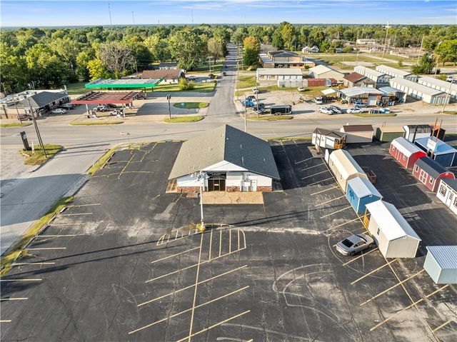 1419 W Austin Boulevard, Nevada, MO 64772