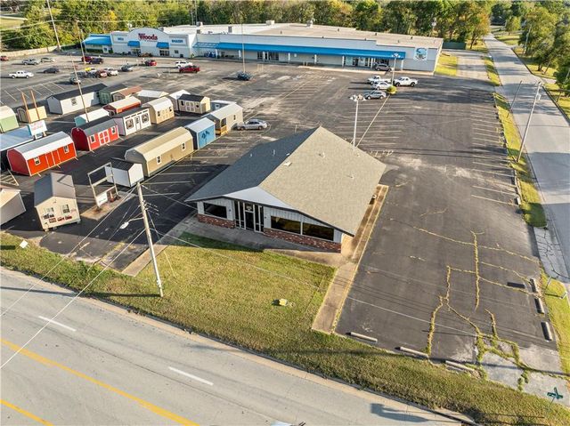 1419 W Austin Boulevard, Nevada, MO 64772