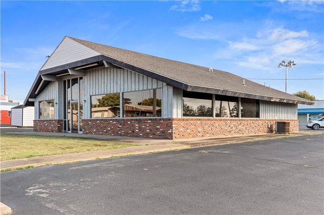 1419 W Austin Boulevard, Nevada, MO 64772