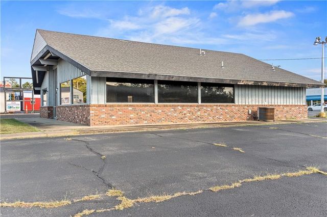 1419 W Austin Boulevard, Nevada, MO 64772