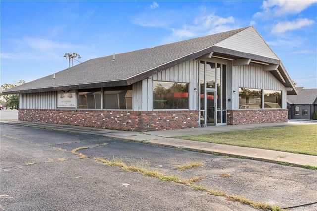 1419 W Austin Boulevard, Nevada, MO 64772