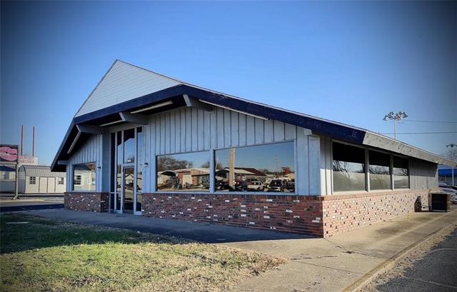 1419 W Austin Boulevard, Nevada, MO 64772