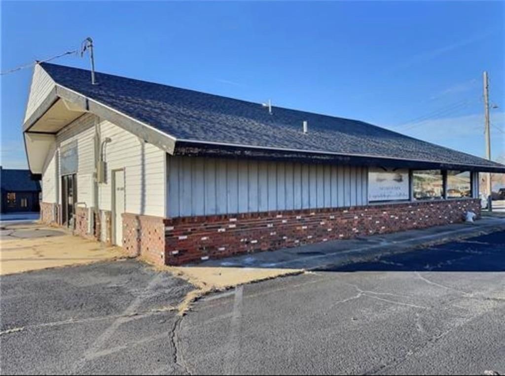 1419 W Austin Boulevard, Nevada, MO 64772