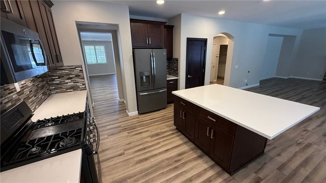 1571 Foothill, Redlands, CA 92374